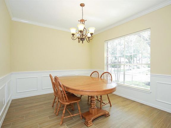 3rd image of 2211 Belle Grove Dr