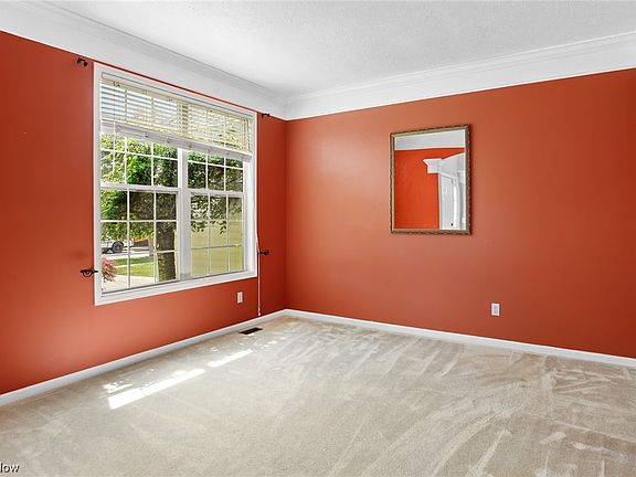 3rd image of 3089 Willowbrook Dr