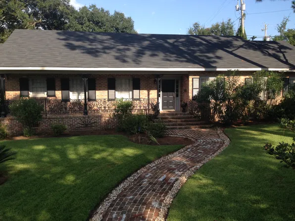 254 E Indian Creek Dr, Mobile, AL 36607