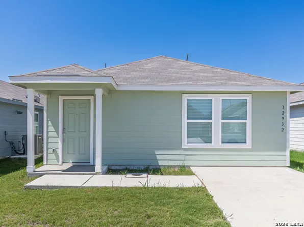 12932 Lake Fryer St, Saint Hedwig, TX 78152