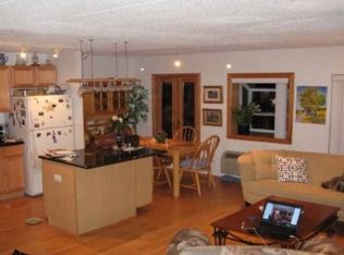 711 W Gordon Ter, Evanston, IL 60208