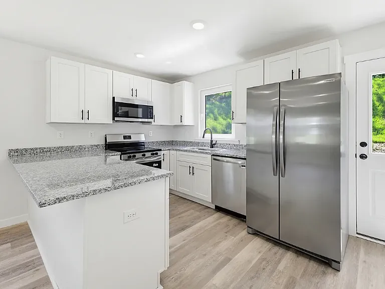 824-954 4th Street Pl SE — Photo 7