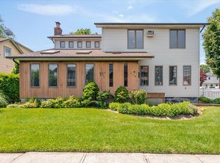 403 S 1st St, Lindenhurst, NY 11757