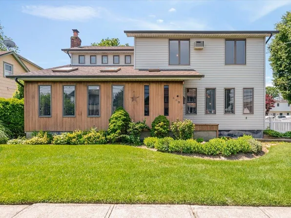 403 S 1st Street, Lindenhurst, NY 11757