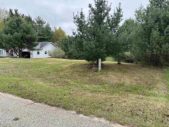 2nd image of 5077 Queensway Rd