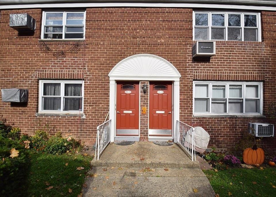 1st image of 226-21 Kingsbury Ave #2