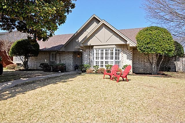 1st image of 2400 Lawnmeadow Dr