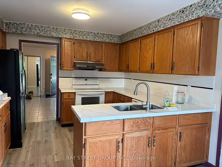 107 Stave Cres — Photo 4