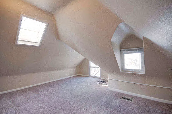 2542 Humboldt St. — Photo 18