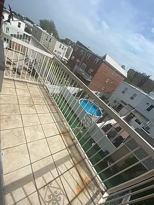 Rented by BUZZ REALTY | media 7