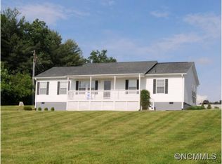 19 Riley Ln, Flat Rock, NC 28731