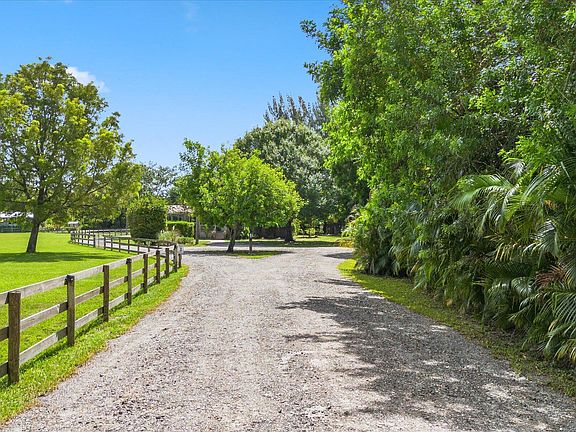 4th image of 2454/2376 E Road