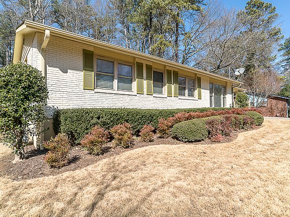 5th image of 2884 Highland Dr SE