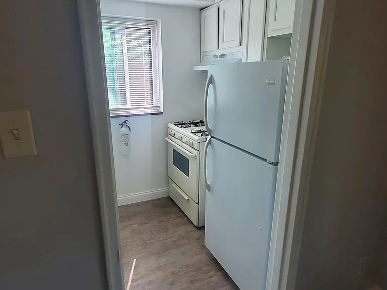 1 Glen Elm Dr #G1 — Photo 4