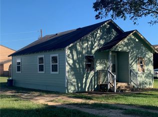 326 Webb St, Smithville, TX 78957
