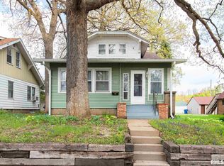 2951 12th Ave, Moline, IL 61265