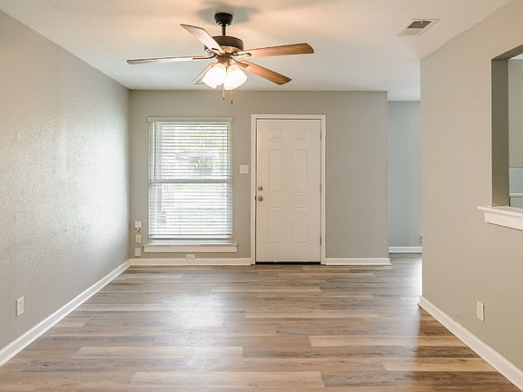 4th image of 407 Samuel Dr