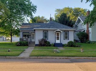 138 3rd St NE, Sioux Center, IA 51250