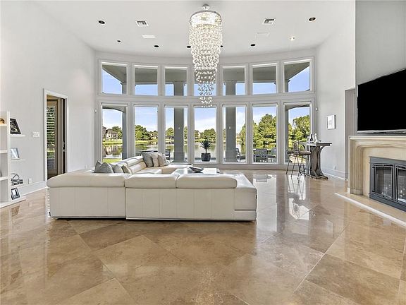 3rd image of 9 Bonita Bay Dr