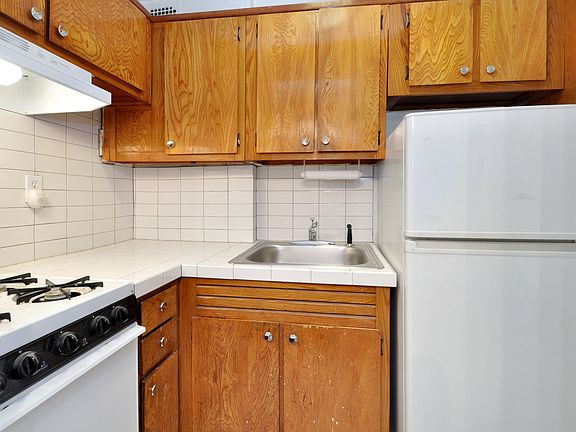 3rd image of 3215 Olinville Ave APT 4A