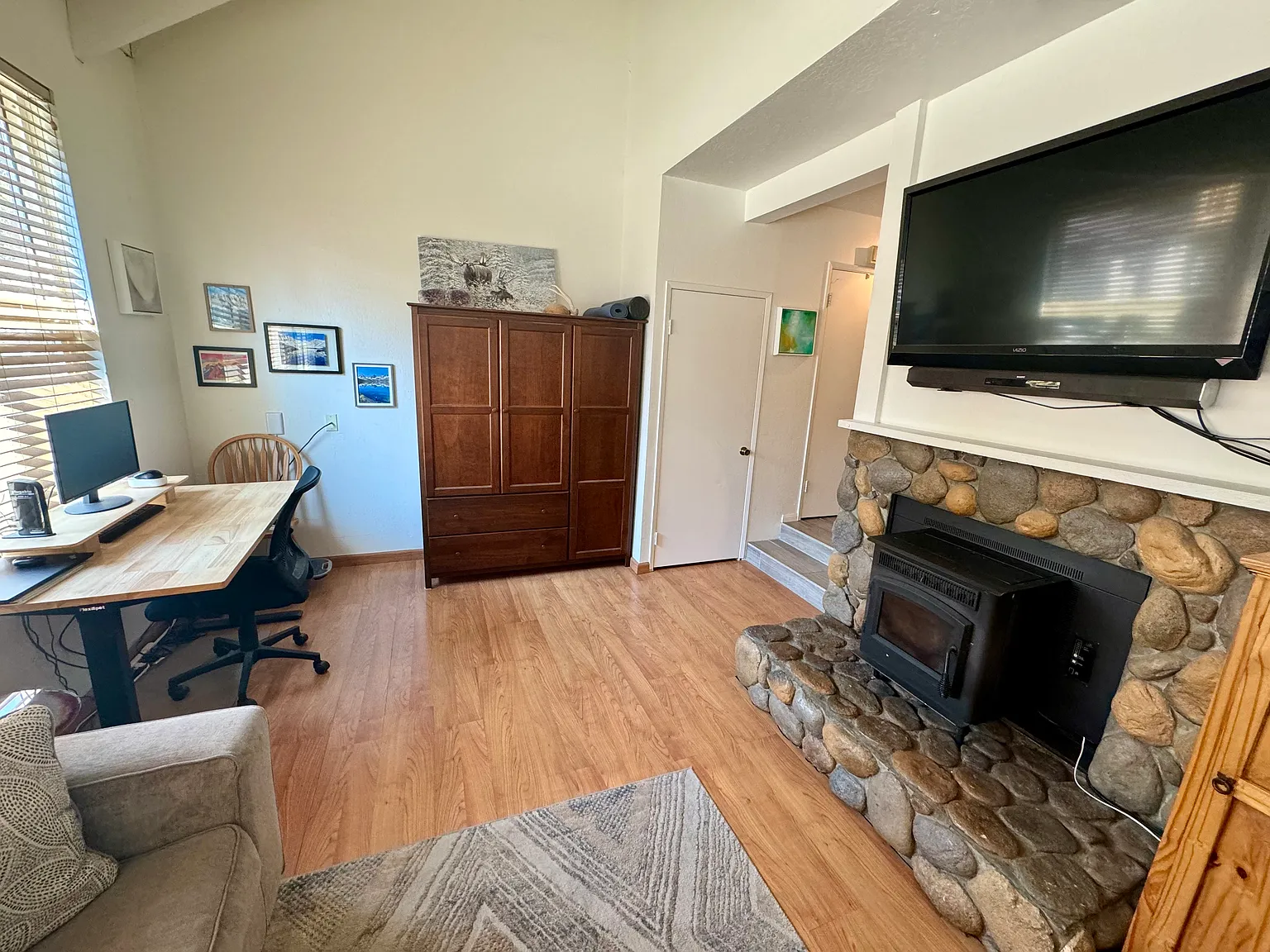 Studio, 612 sqft, $2,500 — Photo 2