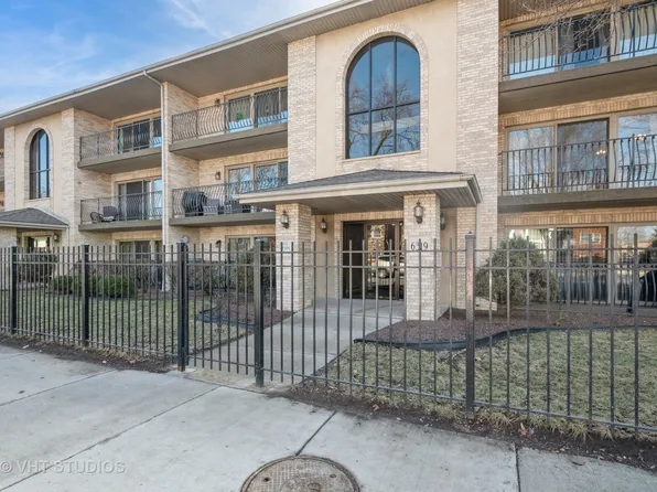 6319 W 63rd St Unit 2A, Chicago, IL 60638