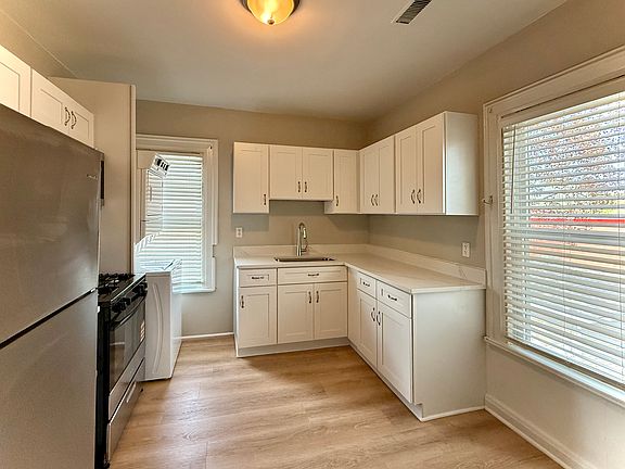5th image of 212 Elgin Ave Floor 2
