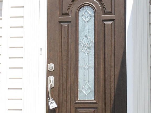 2nd image of 2407 Featherston Dr