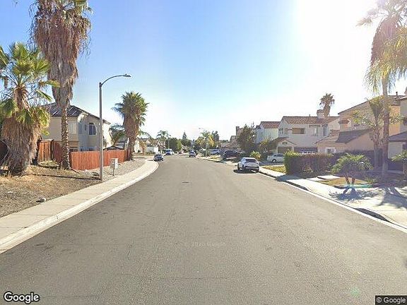 Exterior Neighborhood (street photo)