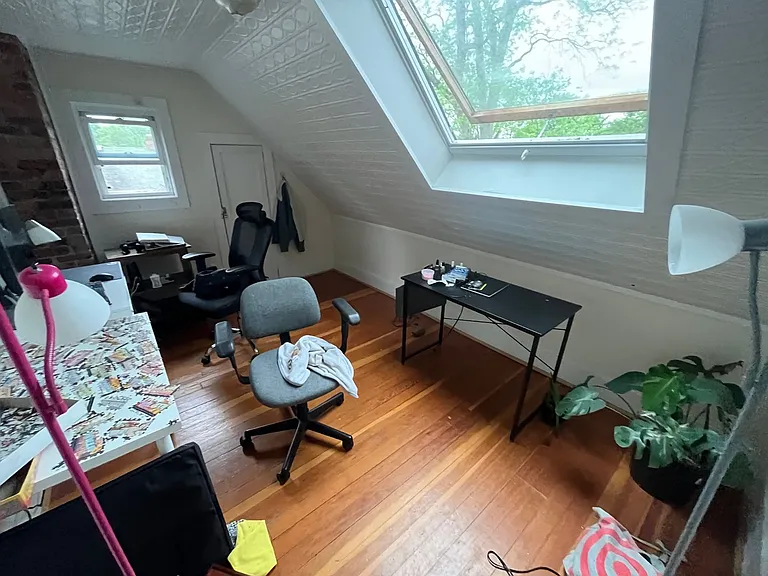 414 E Marshall St — Photo 33