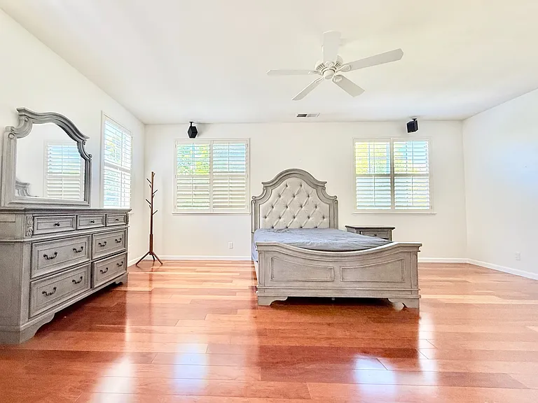 863 Dederick Ct — Photo 43