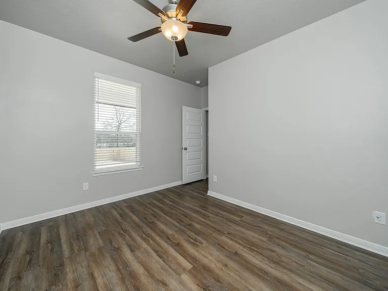 1129 Trellis Pass — Photo 36