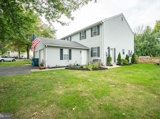 409 Edgewood Dr, Telford, PA 18969