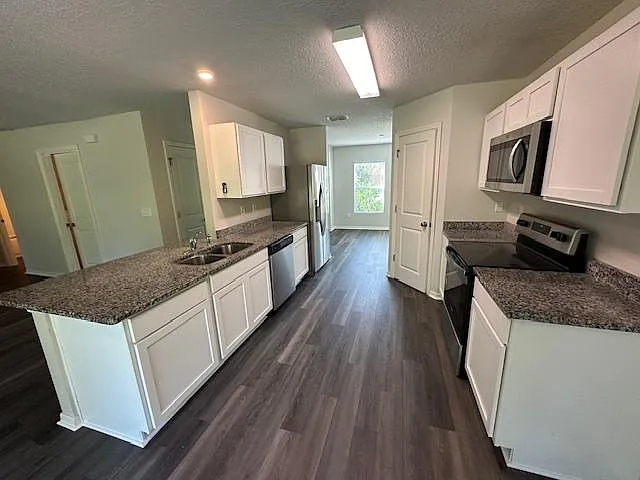 3203 W Babcock Pl — Photo 3