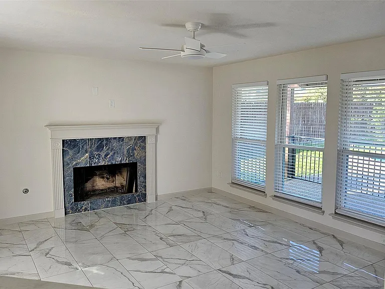 23510 Stratsborough Dr — Photo 12