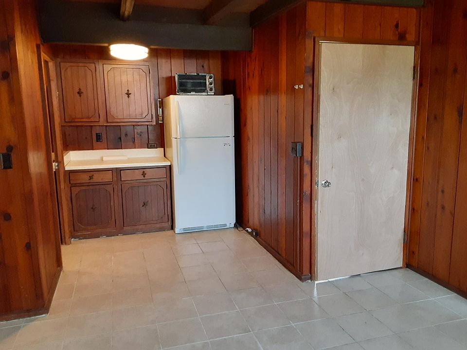 1st image of 504 Maluniu Ave #B