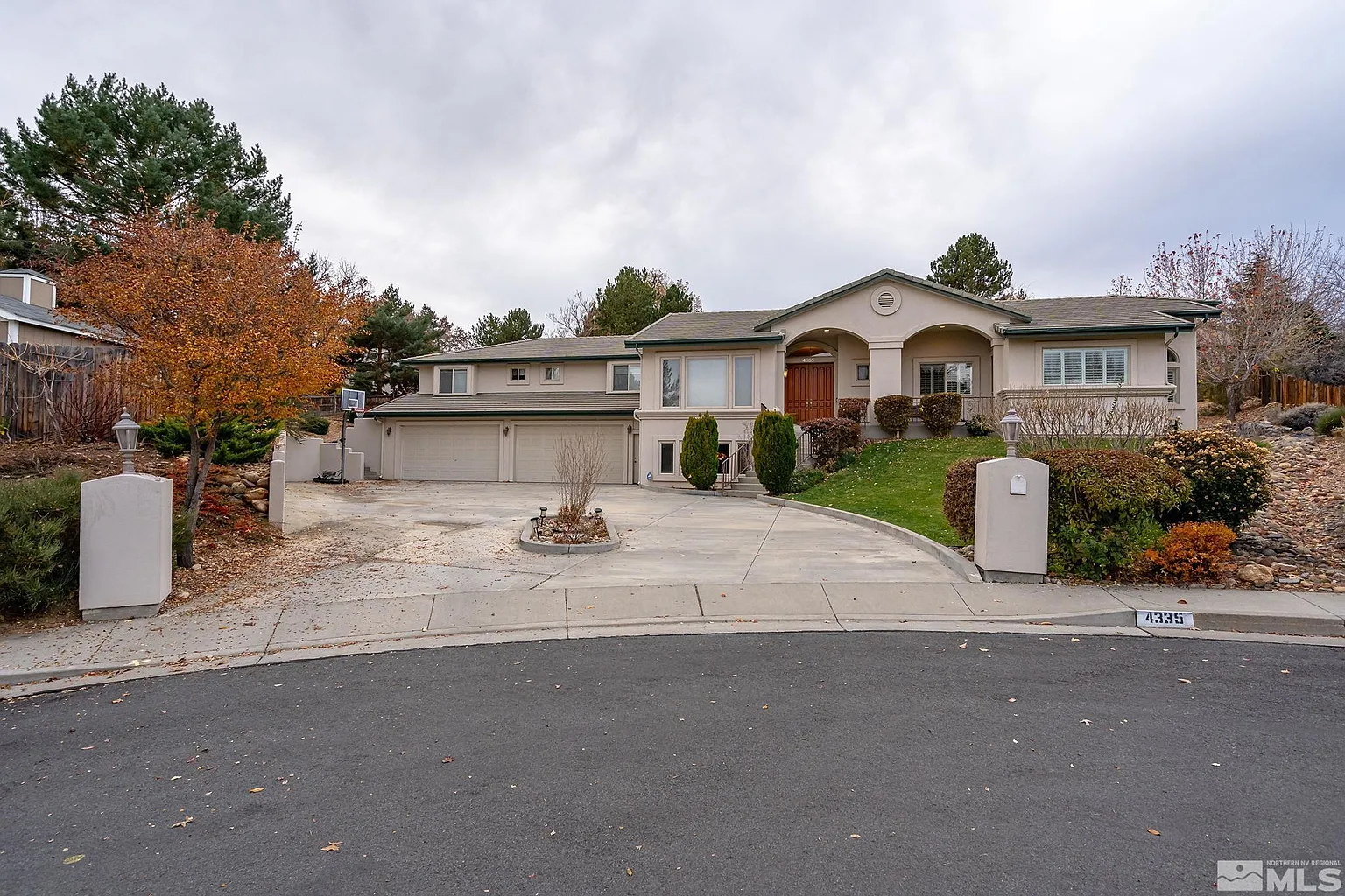 4335 Castlewood Ct photo 1