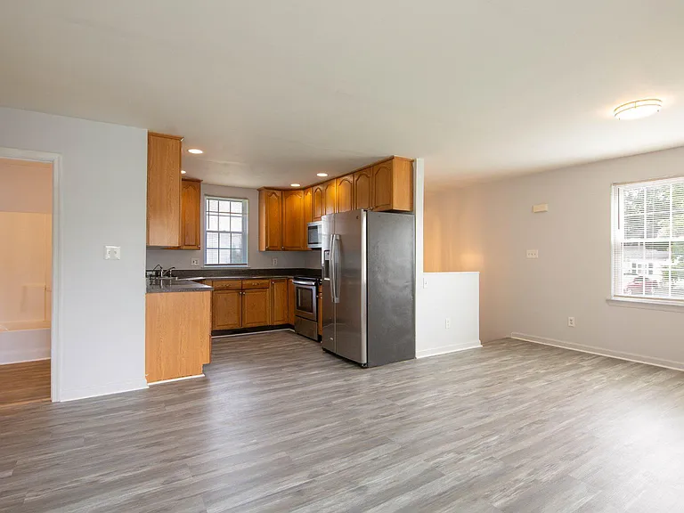 3908 Love Ave — Photo 6