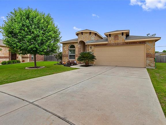 2nd image of 1015 Blackman Ct