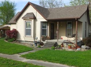 206 S Oakland Rd, Ashmore, IL 61912