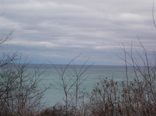 558 Lake Shore Rd, Grafton, WI 53024