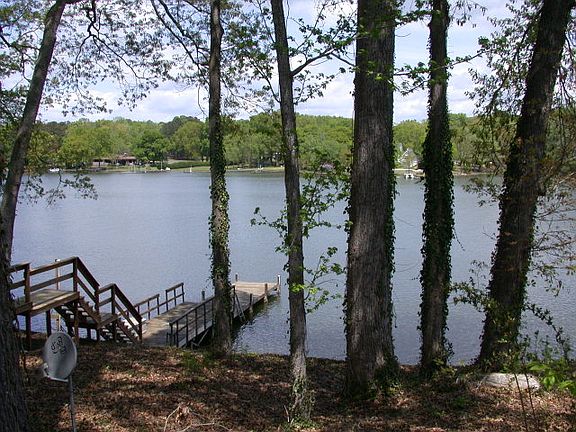 3rd image of 108 Mountain Shore Dr