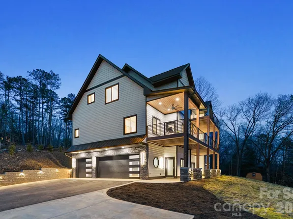 74 Jeranna Rd, Mills River, NC 28759