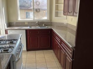 1927 N Summit Ave #A, Pasadena, CA 91103