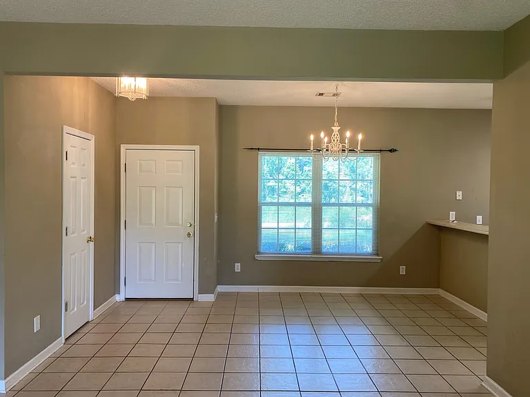 1070 Lee Road 20 — Photo 2