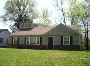 7661 Rainbow Dr, Prairie Village, KS 66208