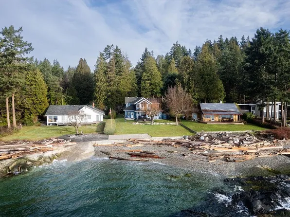 1537 McCullough Rd, Sechelt, BC V7Z 0A5