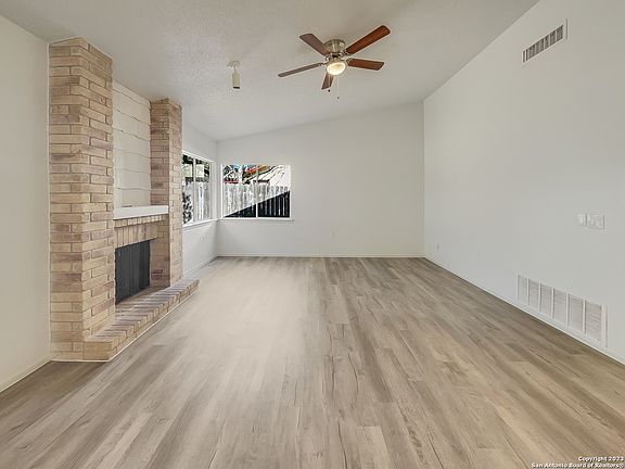 3rd image of 8011 SNOW TRAIL ST