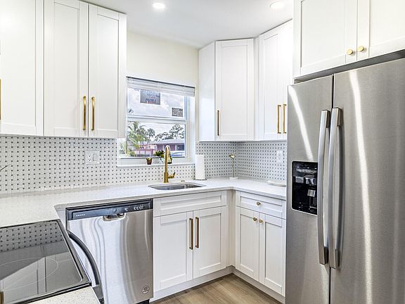 3rd image of 2971 Crosley Drive W #H