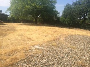 325 Rosemary Ln, Redding, CA 96003